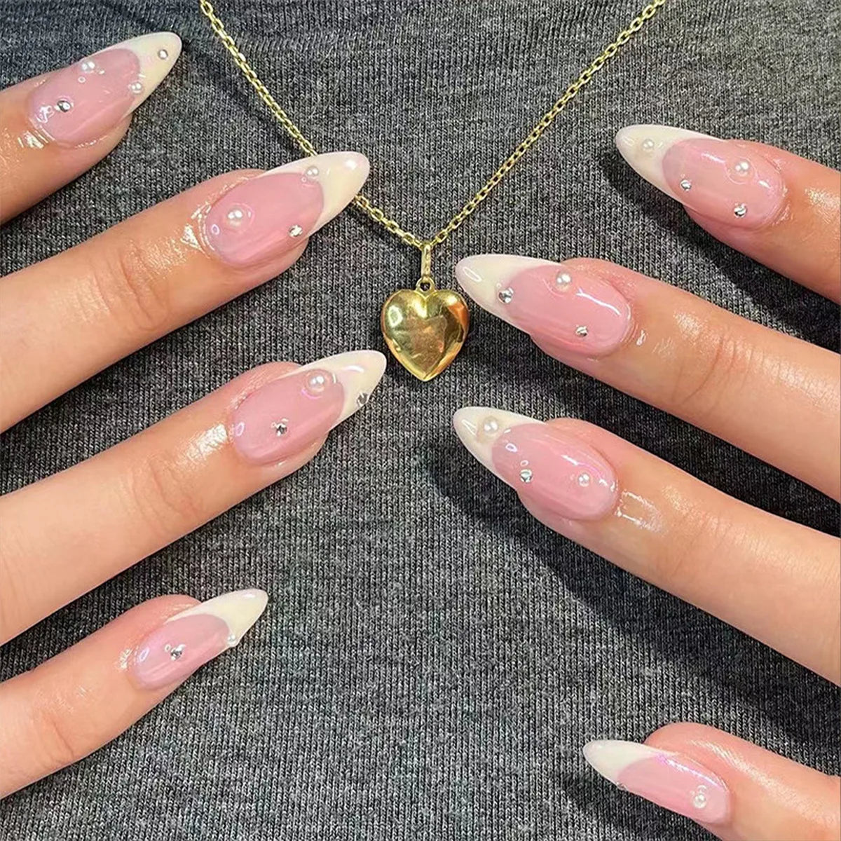 Μακριά Almond Fake Nails – Elegant Style