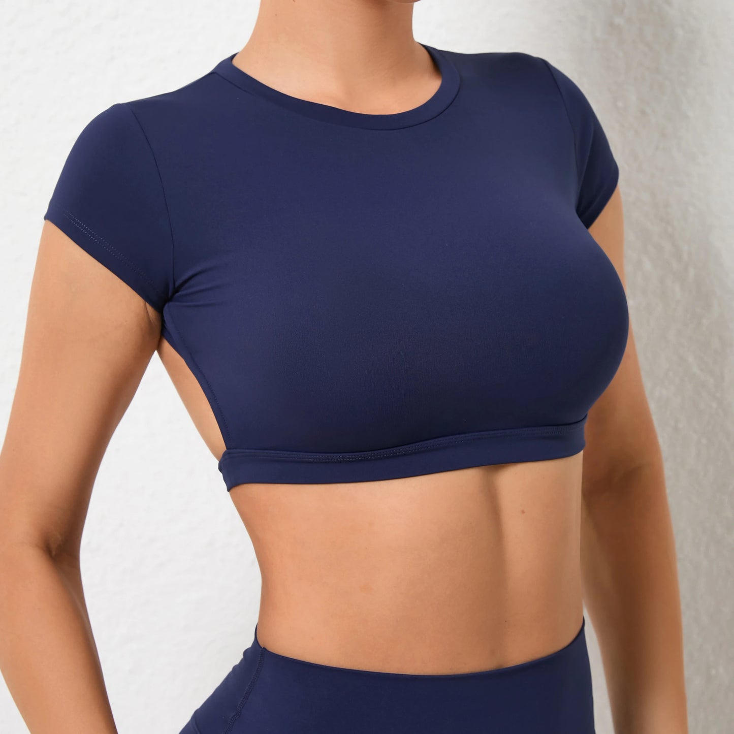Αθλητικό Crop Top με Ανοιχτή Πλάτη