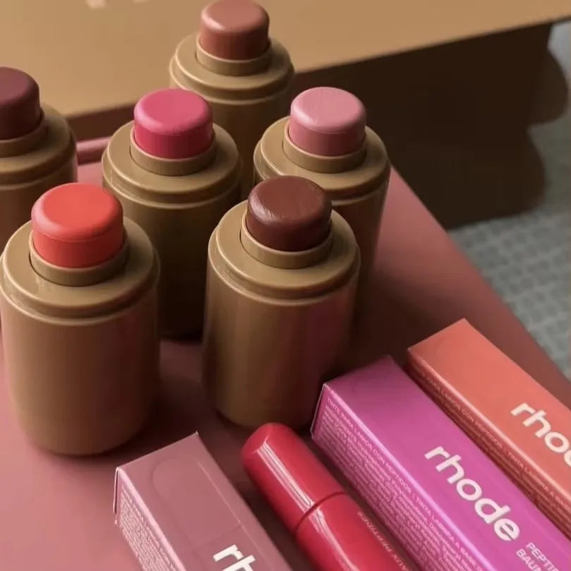 Moisturizing Lip Balm σε πάρα πολλά χρώματα