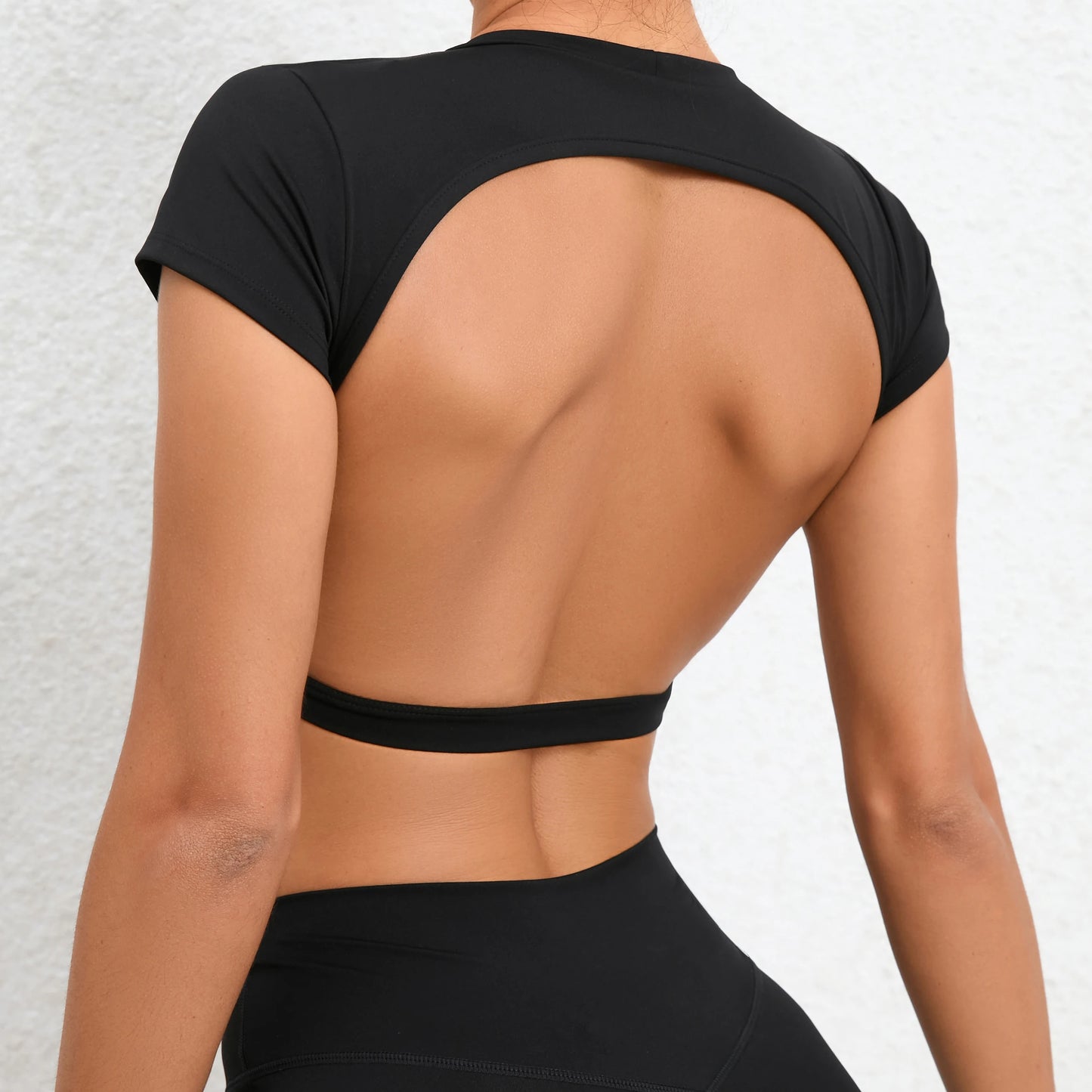 Αθλητικό Crop Top με Ανοιχτή Πλάτη